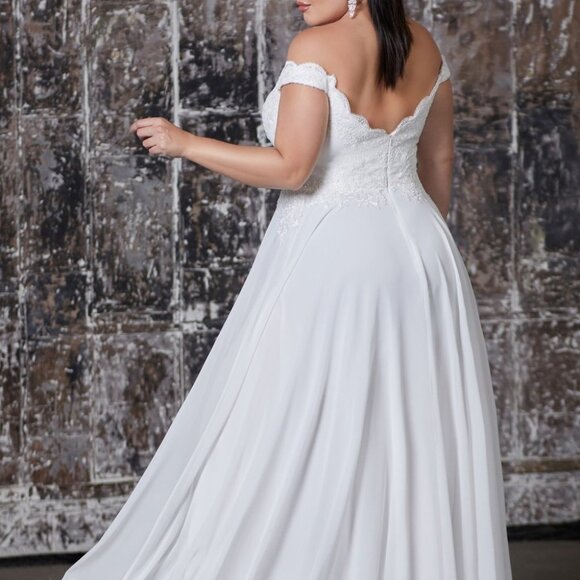 Plus Size Off Shoulder Lace Wedding Dress CD7258W - Picture 2 of 5